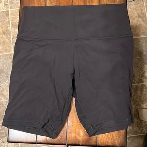 Lululemon align. Size 10 length 8 inches high rise